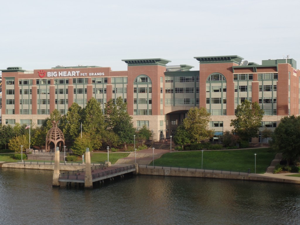 Colliers International | Pittsburgh Represents Big Heart Pet Brands in Prominent North Shore&nbsp;Sublease